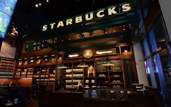 Starbucks tận dụng tối đa không gian trưng bày POSM trong siêu thị, cửa hàng tiện lợi hay các hàng tạp hóa