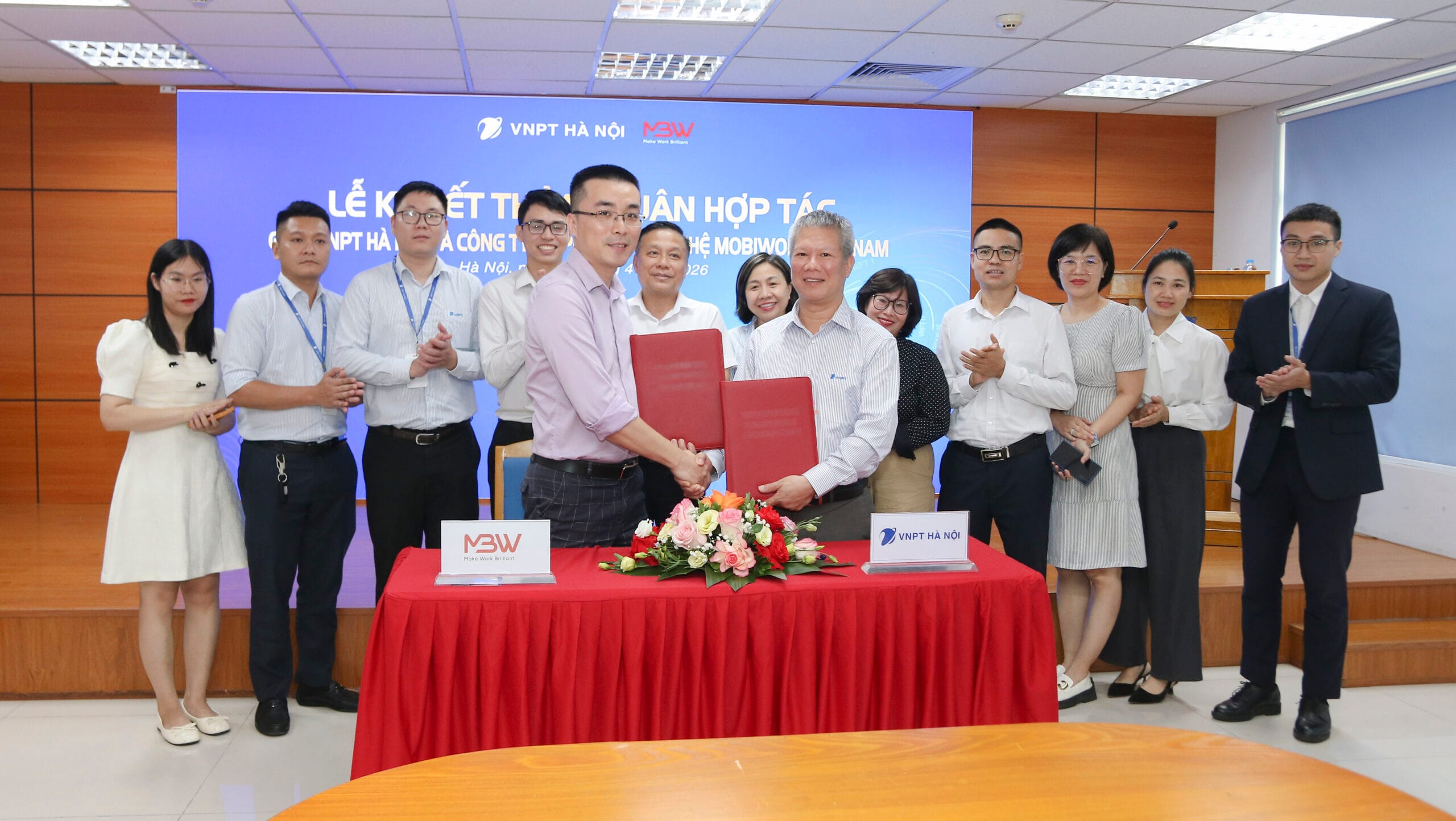 MobiWork Việt Nam và VNPT Hà Nội ký kết hợp tác: Tích hợp hóa đơn điện tử vào nền tảng DMS